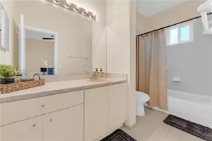 8844 S Isles Cir, Tamarac, FL 33321 - Photo 19