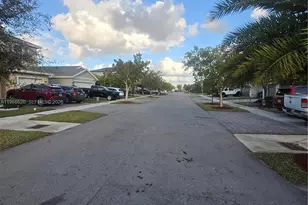 613 NE 5th Way, Florida City, FL 33034 - Photo 9