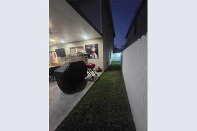 613 NE 5th Way, Florida City, FL 33034 - Photo 7