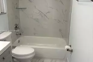 15539 N Miami Lakeway N, Miami Lakes, FL 33014 - Photo 5