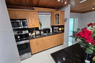 19261 SW 118th Ct, Miami, FL 33177 - Photo 7