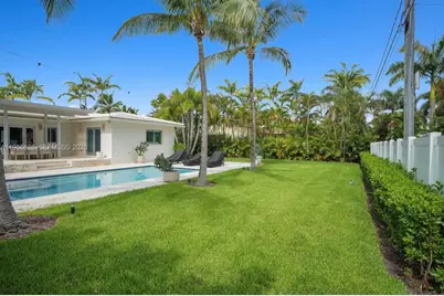 1050 Jefferson St, Hollywood, FL 33019 - Photo 47