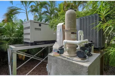 1050 Jefferson St, Hollywood, FL 33019 - Photo 45