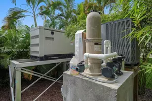 1050 Jefferson St, Hollywood, FL 33019 - Photo 45