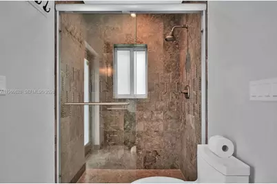 1050 Jefferson St, Hollywood, FL 33019 - Photo 35