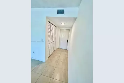 815 W Boynton Beach Blvd #4-105, Boynton Beach, FL 33426 - Photo 5