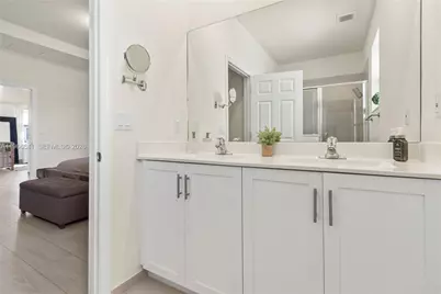 3226 W 108th St, Hialeah, FL 33018 - Photo 27