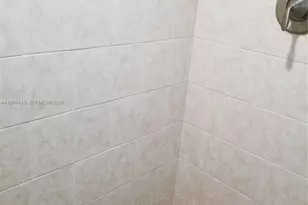 3401 N Country Club Dr, Aventura, FL 33180 - Photo 25