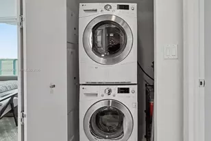 665 NE 25th St, Miami, FL 33137 - Photo 15