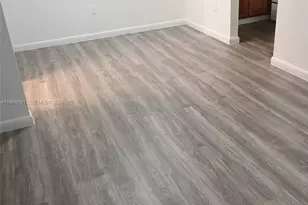 7130 Rue Versailles, Miami Beach, FL 33141 - Photo 15