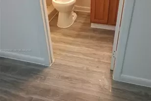 7130 Rue Versailles, Miami Beach, FL 33141 - Photo 17