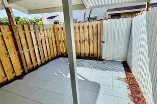 1481 NE 150th St, Miami, FL 33161 - Photo 27