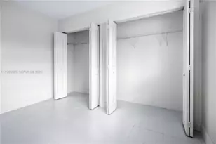 10305 SW 40th St, Miami, FL 33165 - Photo 11