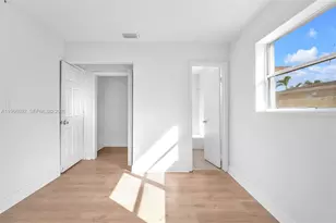 841 NW 15th Terrace, Fort Lauderdale, FL 33311 - Photo 15