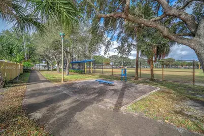 841 NW 15th Ter #0, Fort Lauderdale, FL 33311 - Photo 25