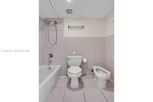 8425 NW 8th St, Miami, FL 33126 - Photo 27