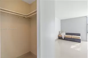 3675 N Country Club Dr, Aventura, FL 33180 - Photo 17