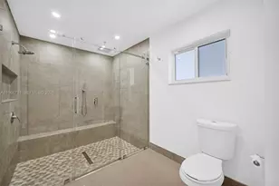 820 E Cypress Ln, Pompano Beach, FL 33069 - Photo 27