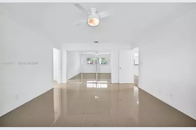820 E Cypress Ln #V-38, Pompano Beach, FL 33069 - Photo 21