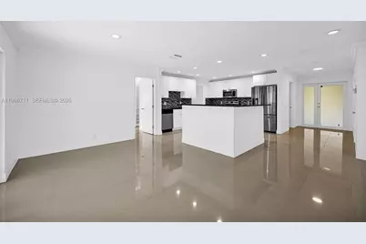 820 E Cypress Ln #V-38, Pompano Beach, FL 33069 - Photo 11