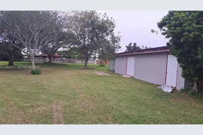 23700 SW 207th Ave, Homestead, FL 33031 - Photo 9