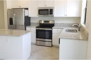 10603 W 34th Ct, Hialeah, FL 33018 - Photo 3