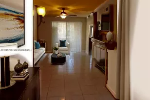 18330 NW 68th Ave, Hialeah, FL 33015 - Photo 13