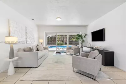 8260 SW 133 St, Pinecrest, FL 33156 - Photo 3