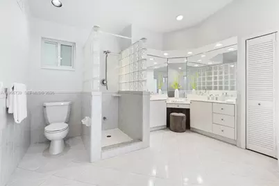 8260 SW 133 St, Pinecrest, FL 33156 - Photo 13