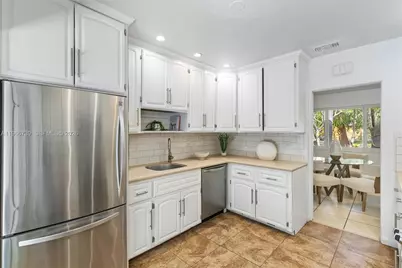 8260 SW 133 St, Pinecrest, FL 33156 - Photo 9