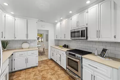 8260 SW 133 St, Pinecrest, FL 33156 - Photo 7