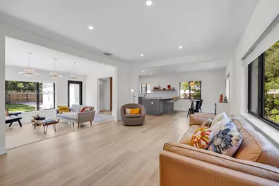 126 NW 107th St, Miami Shores, FL 33168 - Photo 9