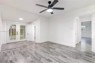 2916 Hawthorne St, Sarasota, FL 34239 - Photo 11