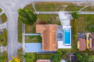 190 NE 173rd St, Miami, FL 33162 - Photo 15