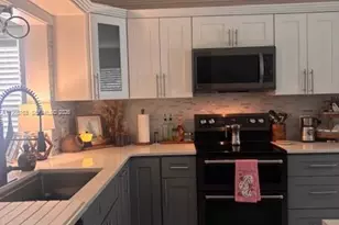 6183 Pine Tree Ln, Tamarac, FL 33319 - Photo 13