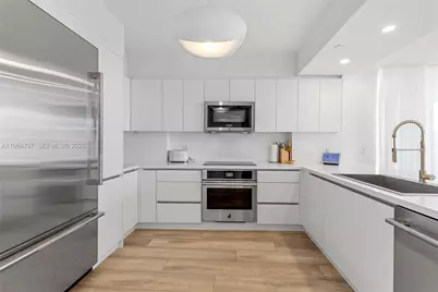 10 Venetian Way #501, Miami Beach, FL 33139 - Photo 3