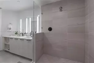 221 SW 12th St, Miami, FL 33130 - Photo 23