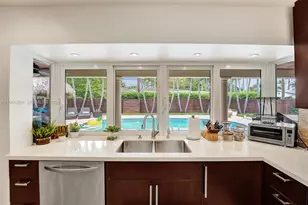 1201 Washington St, Hollywood, FL 33019 - Photo 9