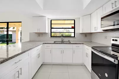 13844 SW 15th St, Miami, FL 33184 - Photo 5