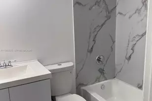 15610 SW 80th St, Miami, FL 33193 - Photo 9