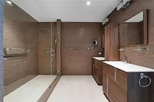 1425 Brickell Ave, Miami, FL 33131 - Photo 17