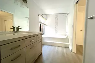 645 Executive Center Dr, West Palm Beach, FL 33401 - Photo 17