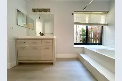 645 Executive Center Dr #R101, West Palm Beach, FL 33401 - Photo 15