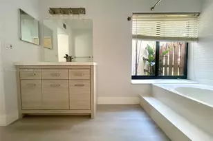 645 Executive Center Dr, West Palm Beach, FL 33401 - Photo 15