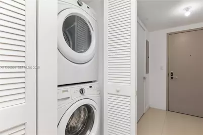 488 NE 18th St #2802, Miami, FL 33132 - Photo 11