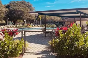 950 SW 138th Ave, Pembroke Pines, FL 33027 - Photo 1