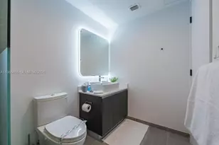 227 NE 2nd St, Miami, FL 33132 - Photo 11