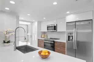 2655 Collins Ave, Miami Beach, FL 33140 - Photo 3