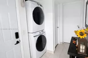 8460 SW 154th Cir Ct, Miami, FL 33193 - Photo 5