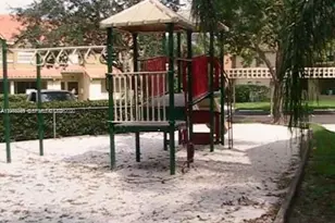 18328 NW 68th Ave, Hialeah, FL 33015 - Photo 5